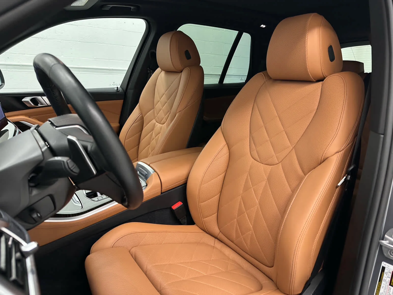 Used 2025 Skyscraper Grey Metallic BMW xDrive40i image 13