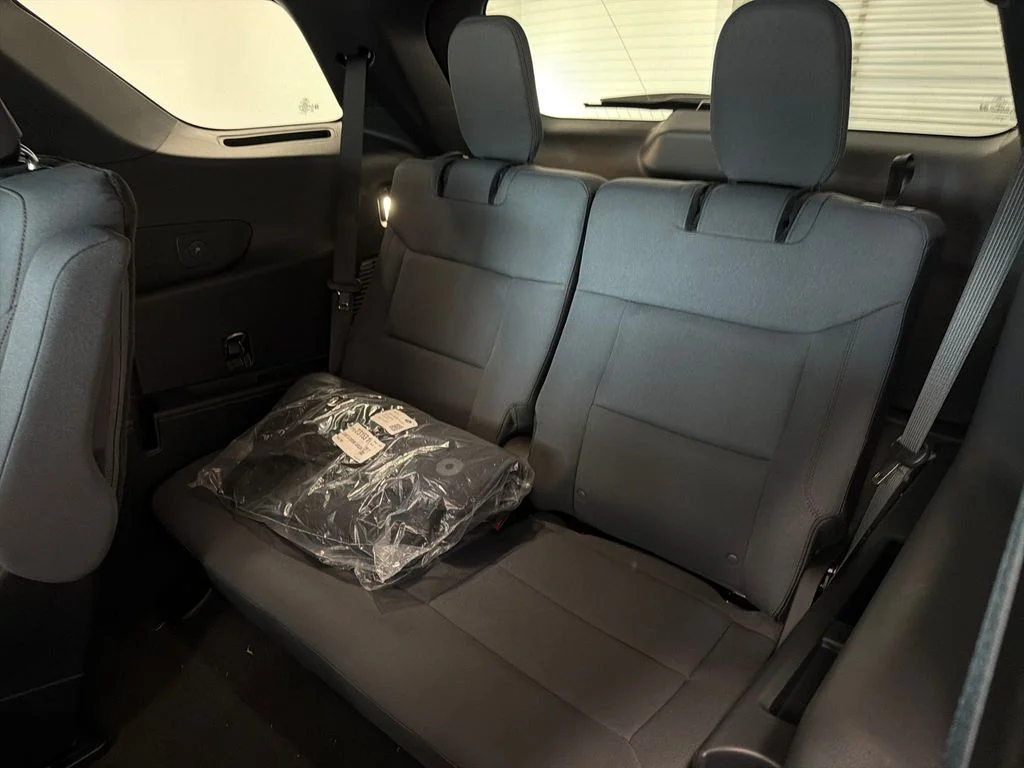 New 2027 Agate Black Metallic Ford Active image 17
