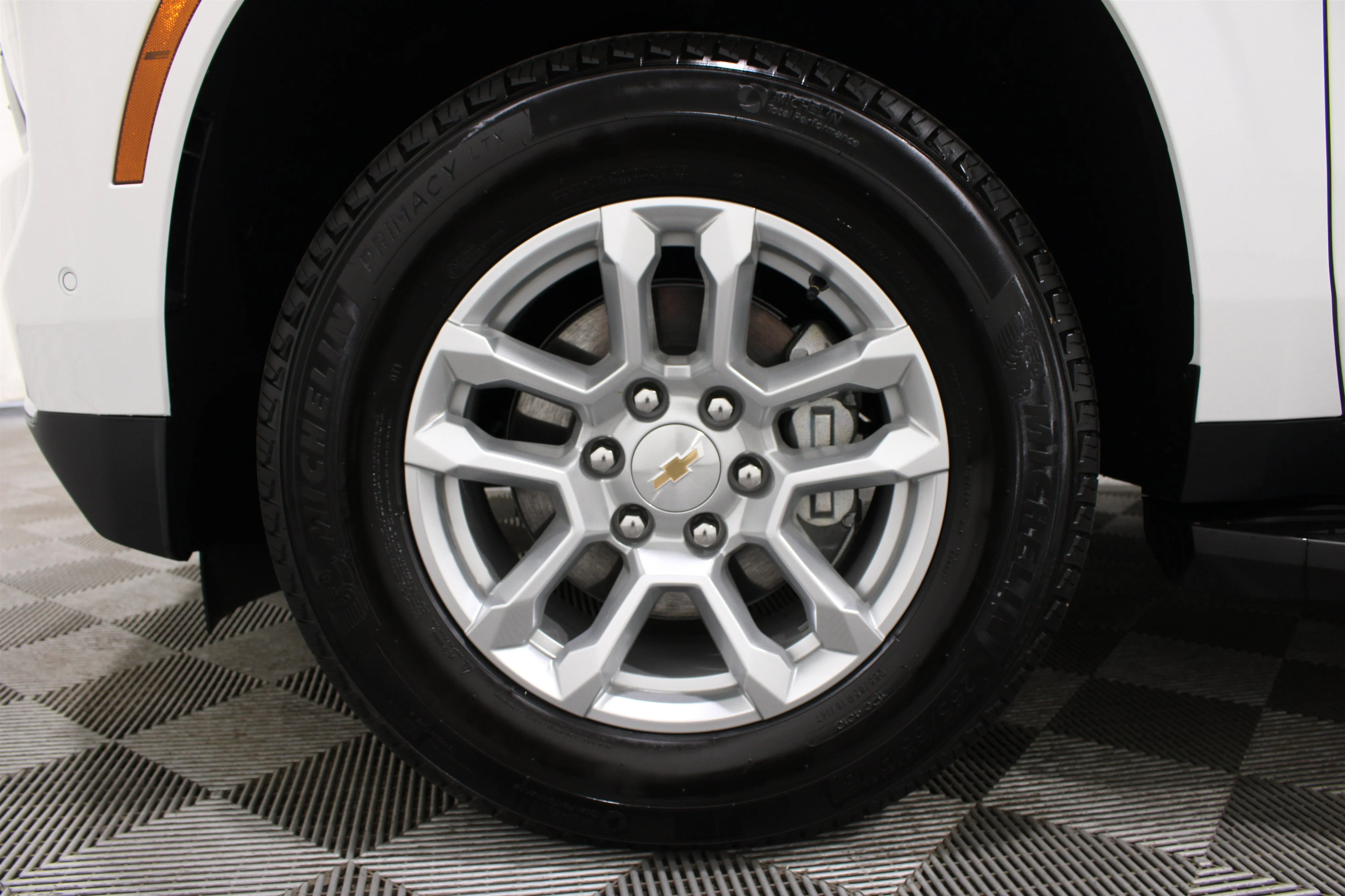 New 2026 Summit White Chevrolet LS image 37
