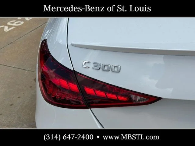 New 2026 MANUFAKTUR Moonlight White Metallic Mercedes-Benz C 300 image 4