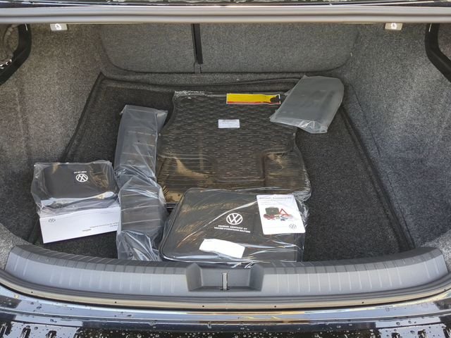 2025 Volkswagen Jetta Sport - Photo 9