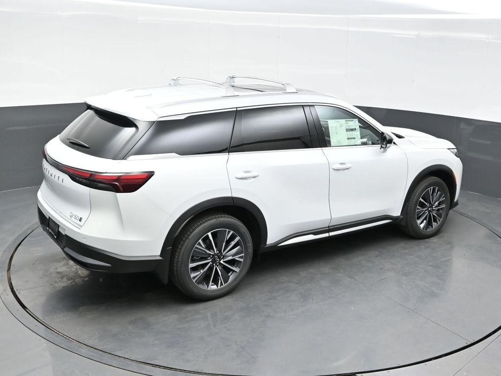 Used 2026 White INFINITI LUXE image 37