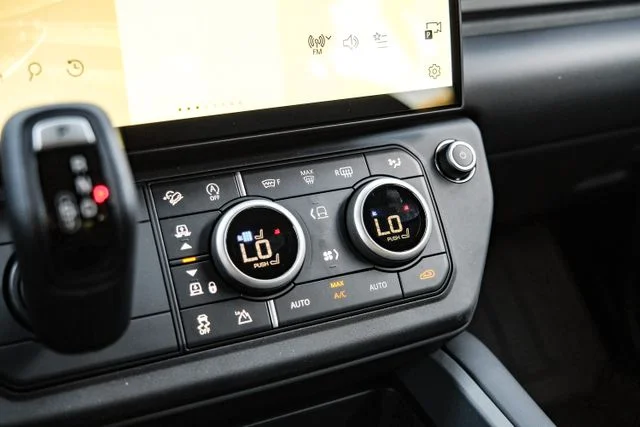 New 2026 Borasco Grey Land Rover X-Dynamic SE image 31