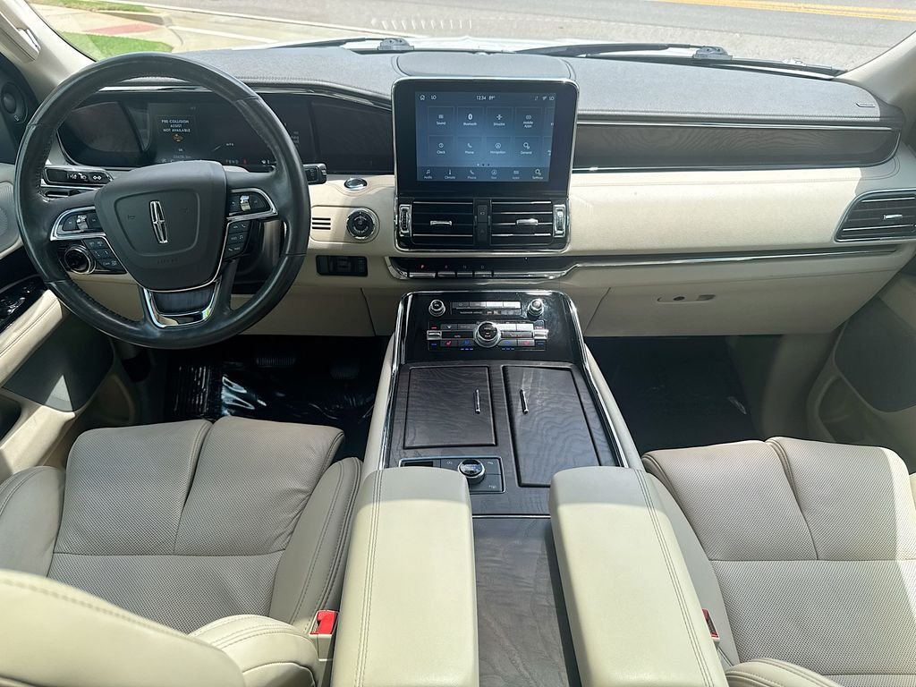 Used 2020 White Lincoln Reserve image 24