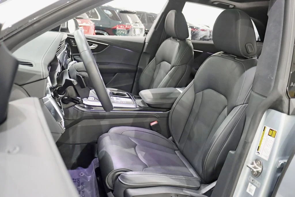 Used 2025 Silver Audi 55 Prestige image 30