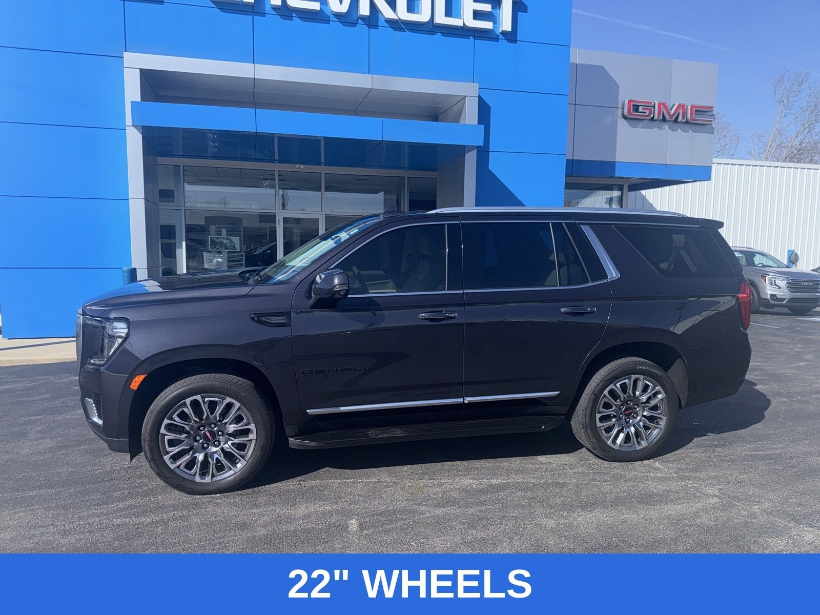 Used 2024 Silver GMC Denali image 3