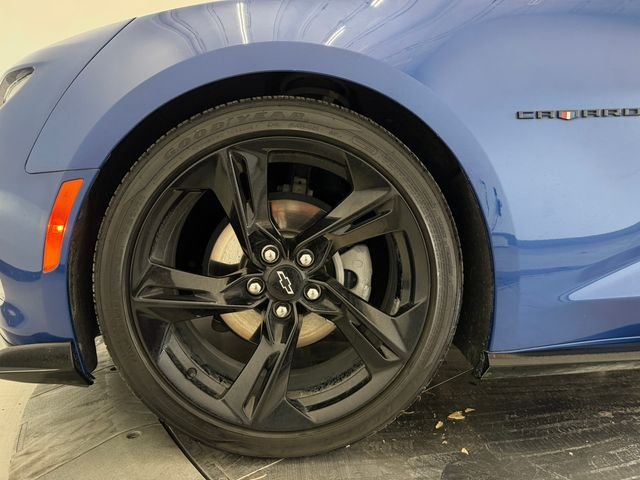 Used 2022 Riverside Blue Metallic Chevrolet 1LT image 9