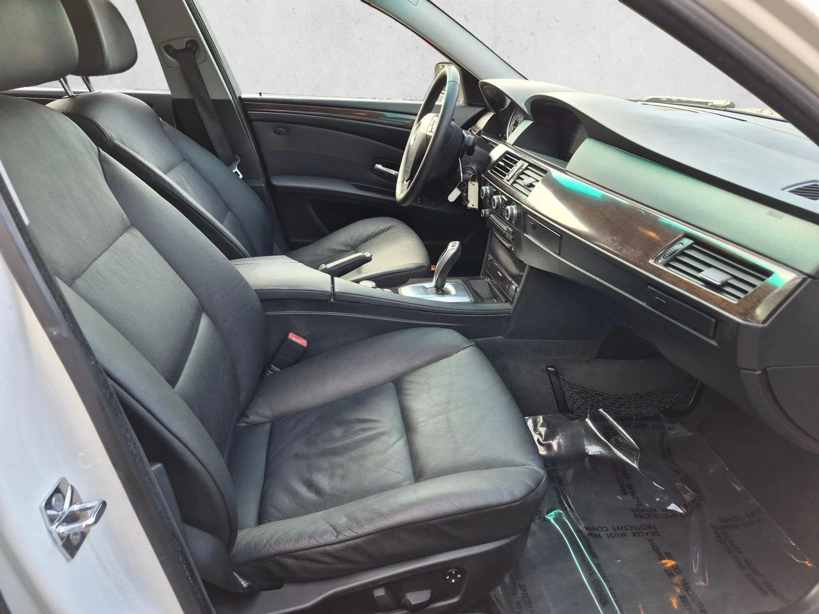 Used 2009 Alpine White BMW 528i image 22