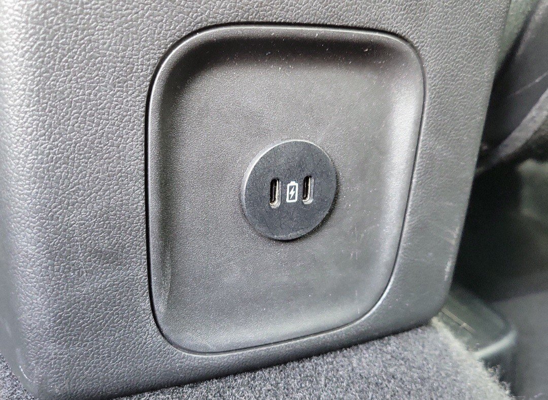 Used 2025 Oxford White Ford Active image 15