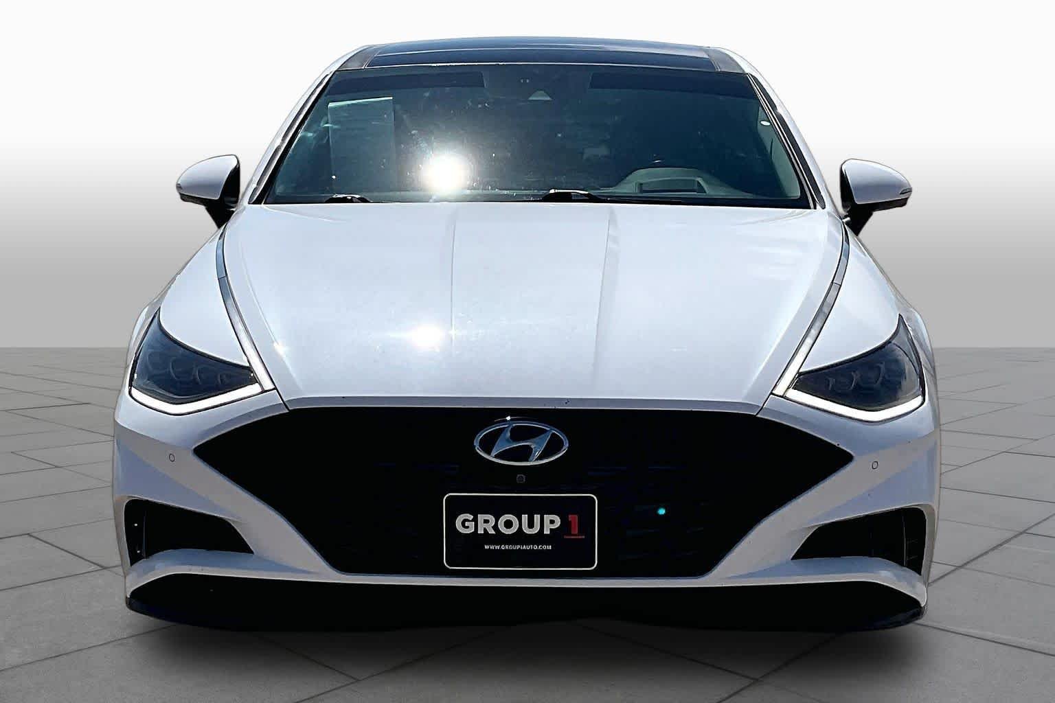 Used 2021 Quartz White Hyundai Limited image 4