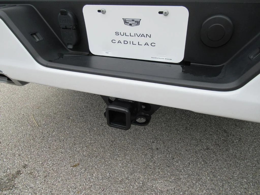 Used 2024 White GMC Elevation image 29