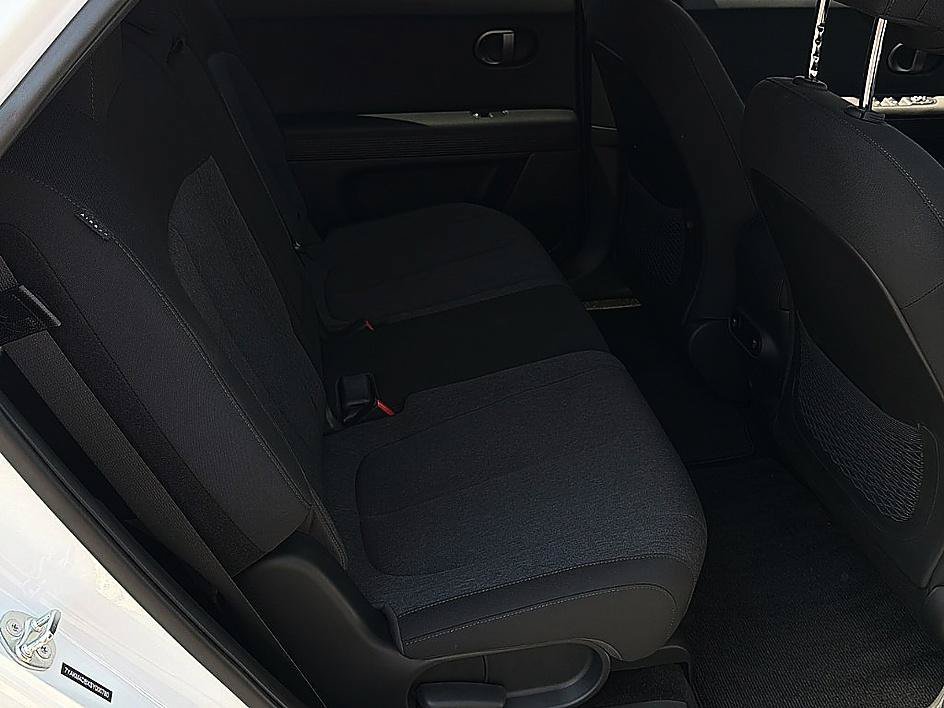 Used 2025 Atlas White Hyundai SE Standard Range image 26