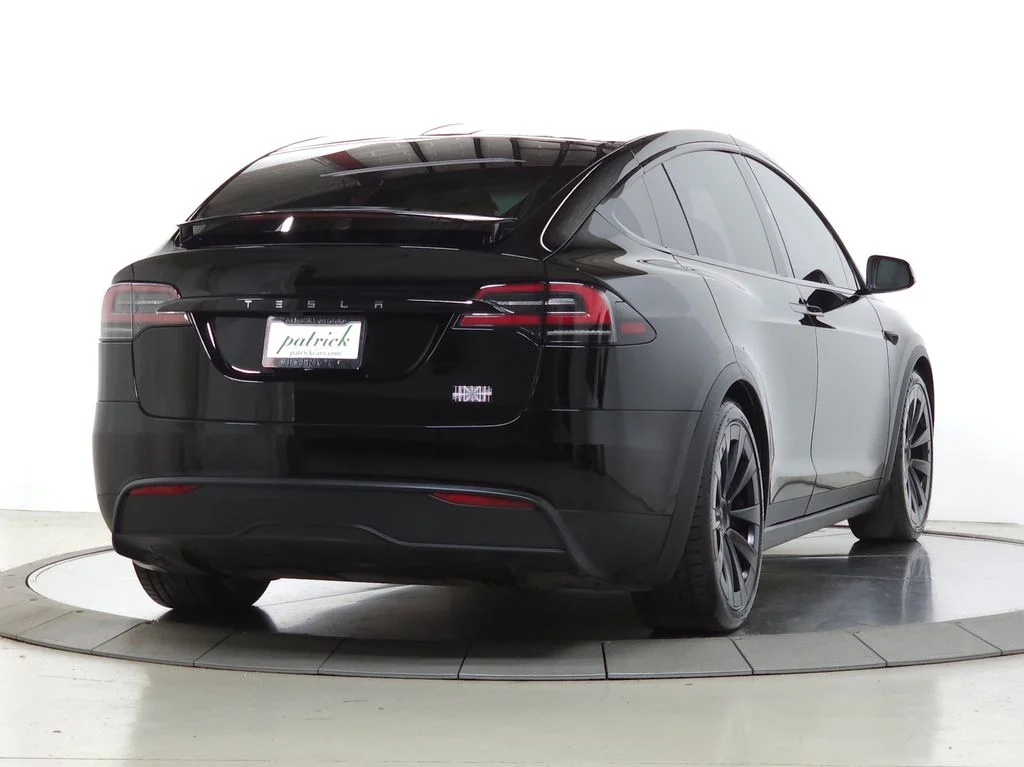 Used 2023  Tesla Plaid image 9
