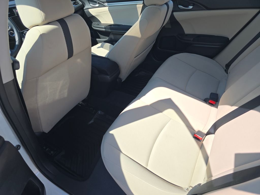 Used 2018  Honda EX image 19
