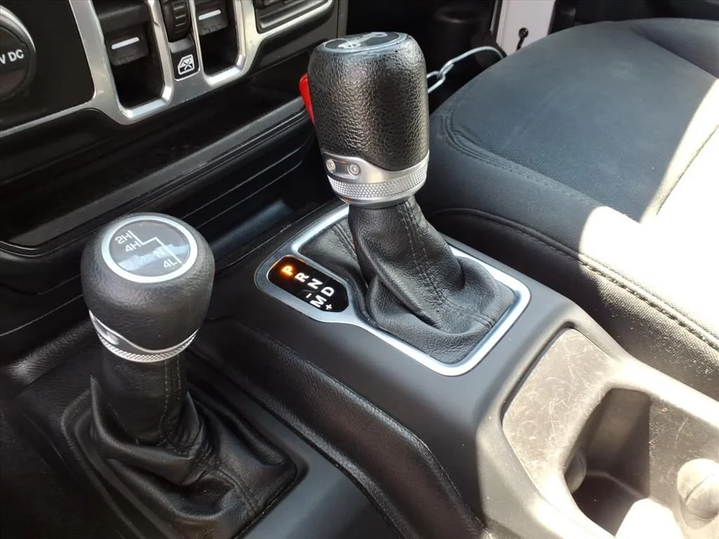 Used 2018 White Jeep Unlimited Sport S image 23