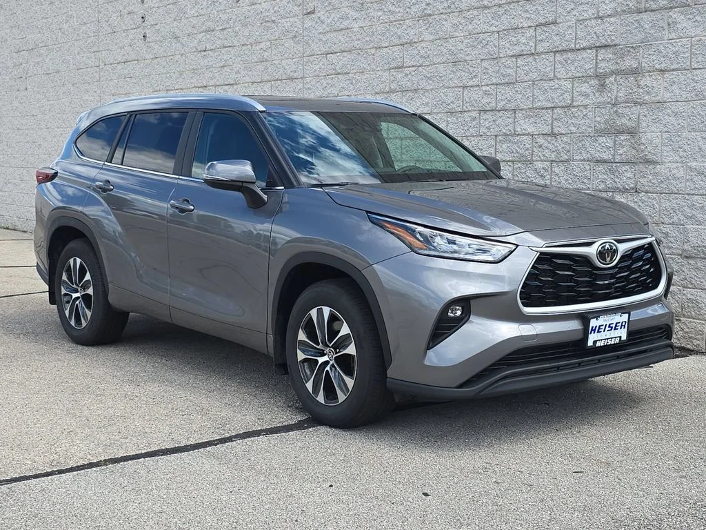 Used 2026  Toyota XLE image 14