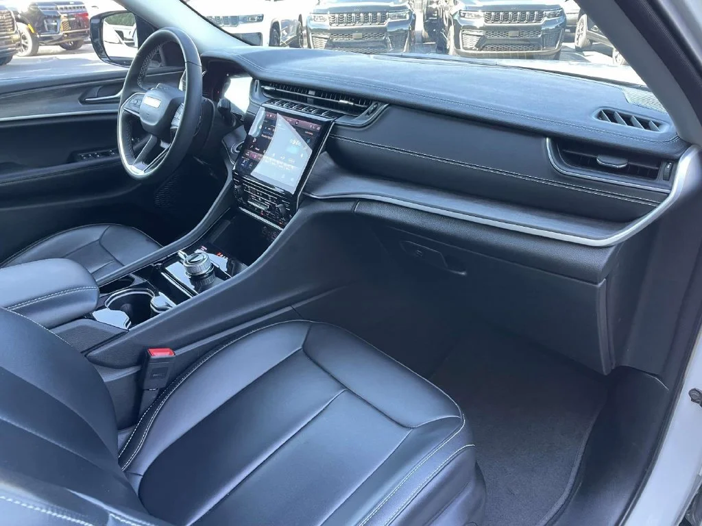 Used 2023 White Jeep Limited image 14