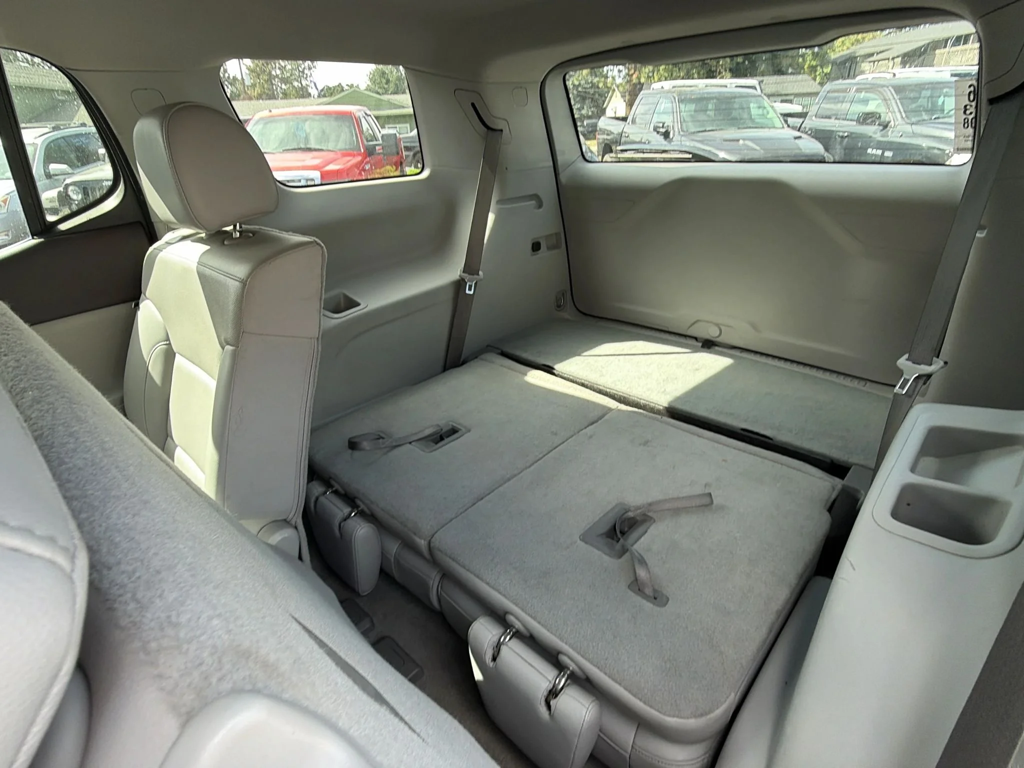Used 2023 Ebony Twilight Metallic GMC SLT image 29
