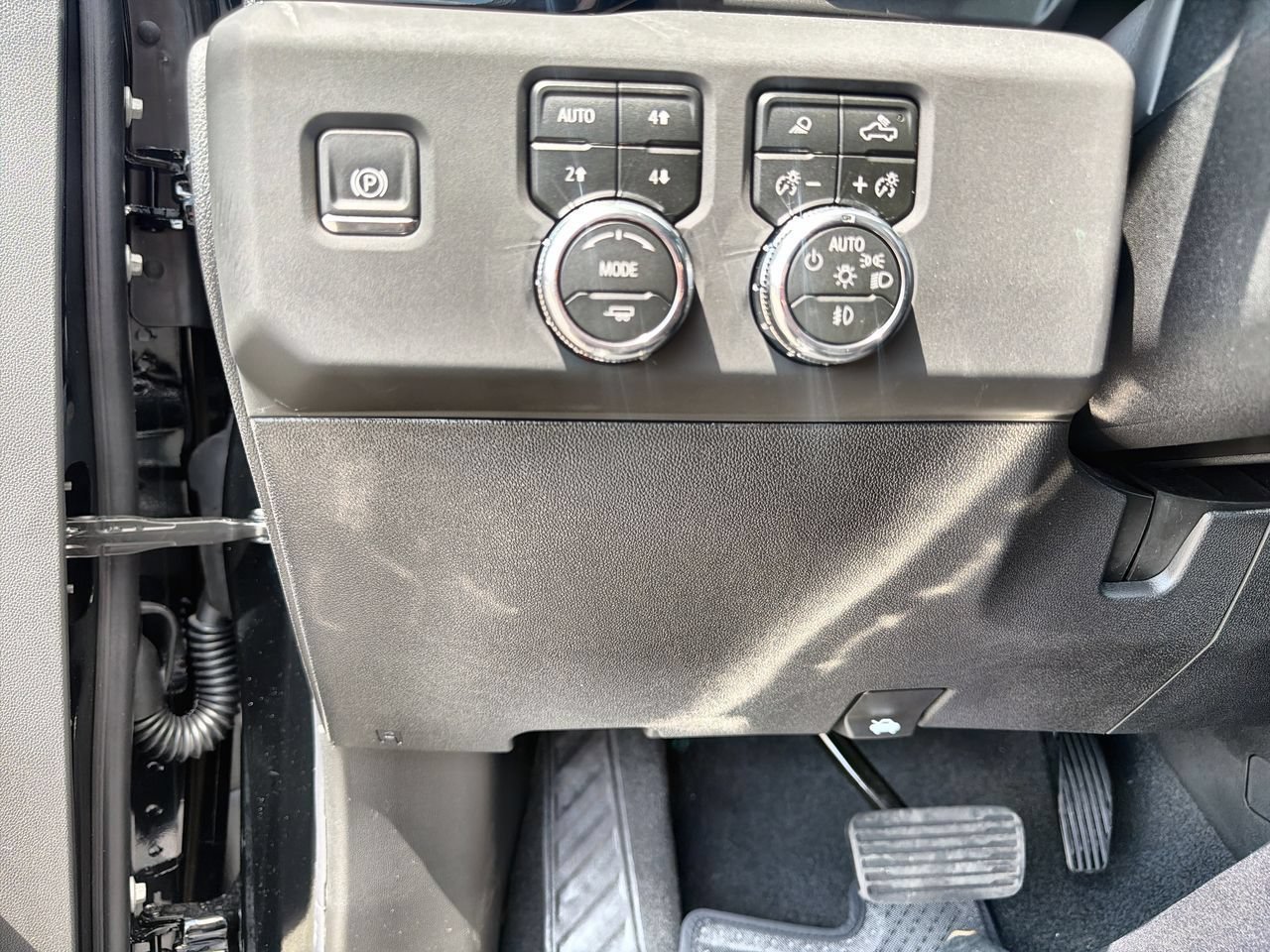2026 GMC Sierra 3500HD Denali - Photo 15
