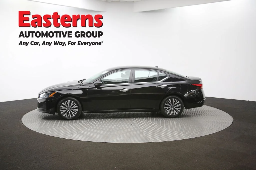 Used 2024 Black Nissan 2.5 SV image 58