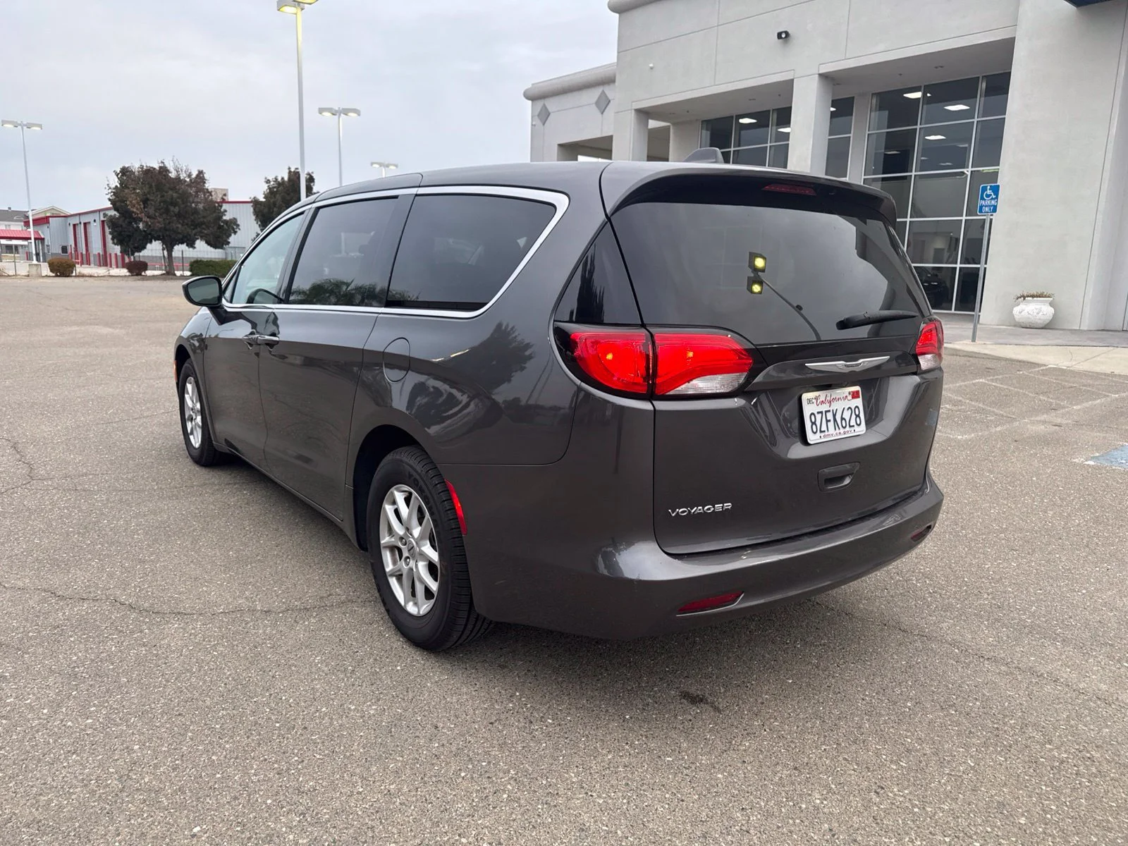 Used 2021 Gray Chrysler LX image 5