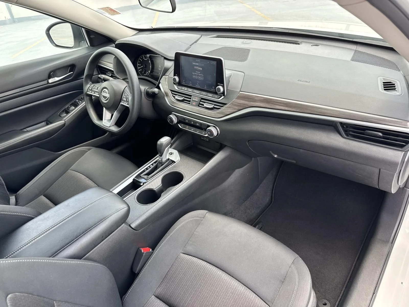 2025 Nissan Altima SV - Photo 12