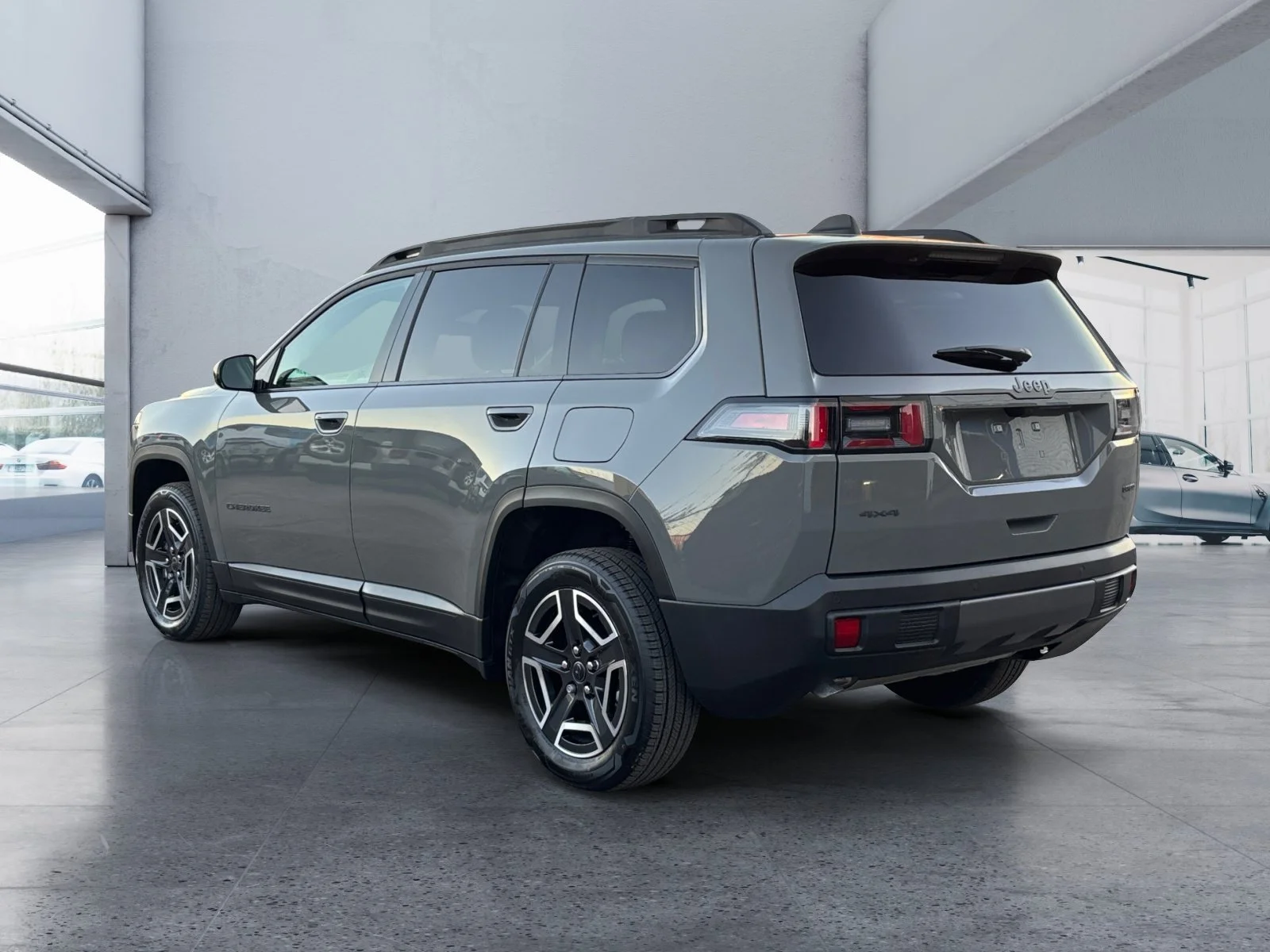 New 2026 STING GREY Jeep Laredo image 3