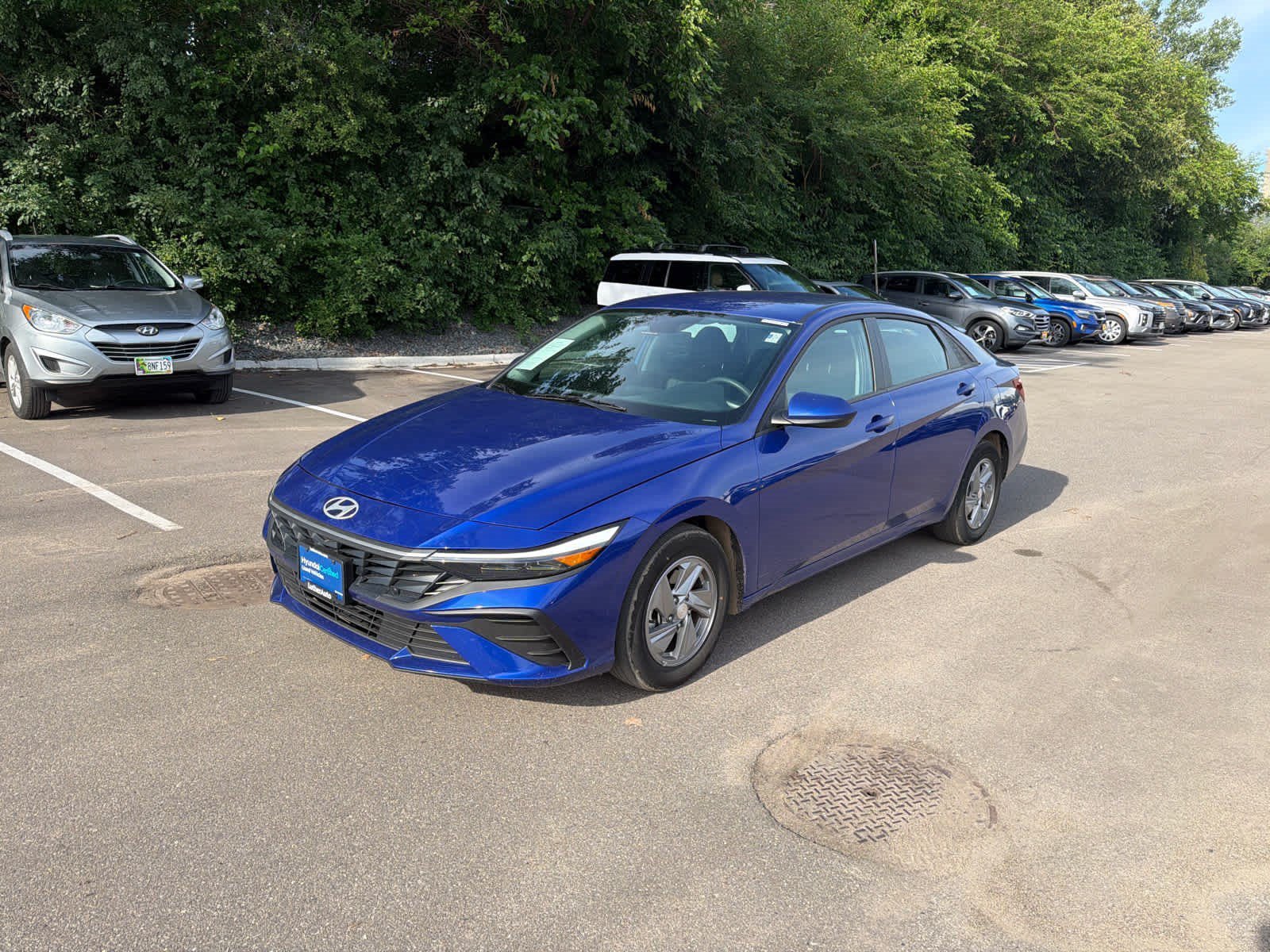 Certified Used 2025 Intense Blue Hyundai SE image 4