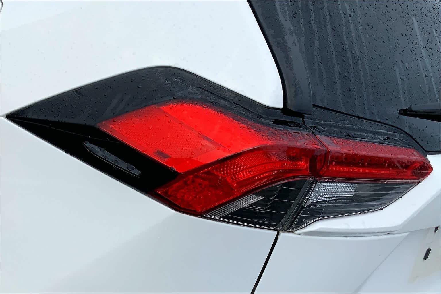 Used 2021 Super White Toyota XLE image 27