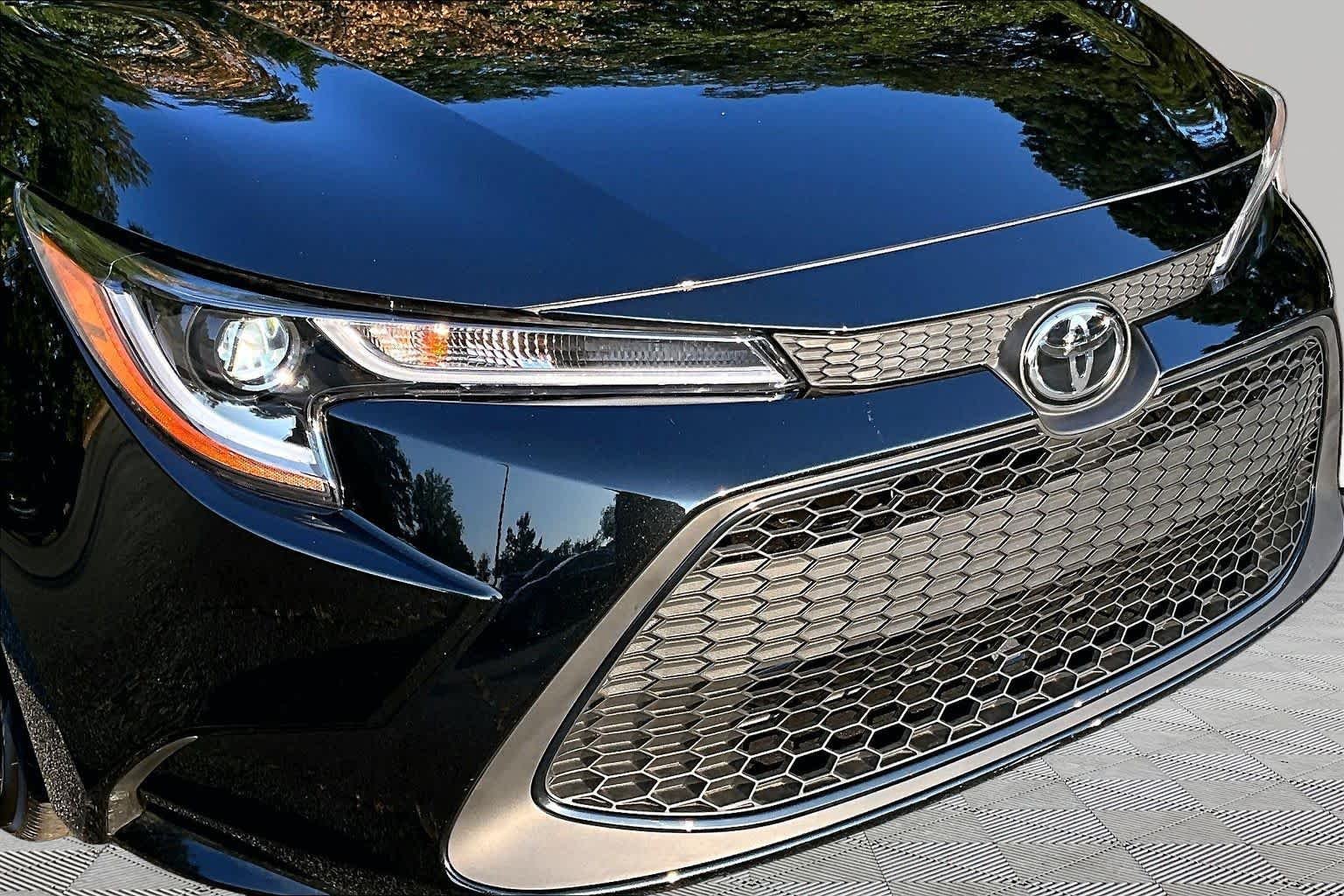 Used 2022 Black Sand Pearl Toyota LE image 30