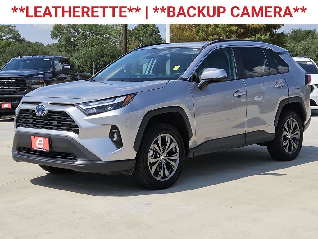 Used 2023 Silver Toyota XLE Premium image 3