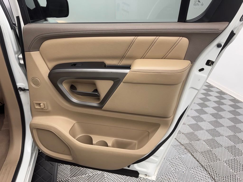 Used 2015 Pearl White Nissan Platinum image 17