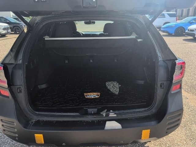 Used 2025 Green Subaru Wilderness image 22