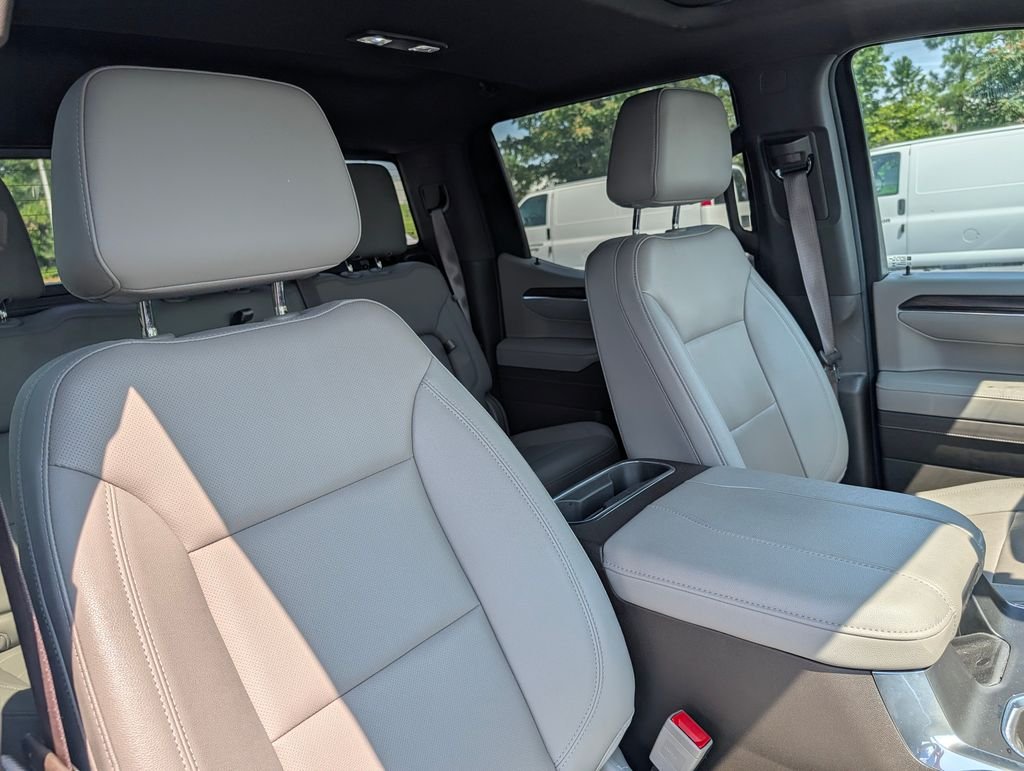 Used 2023 White GMC SLT image 6