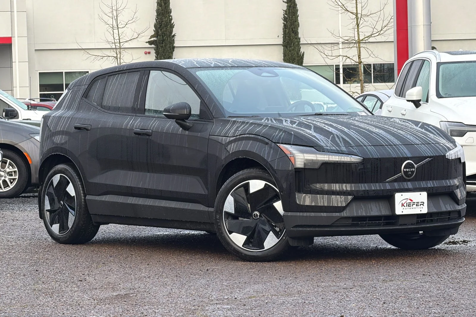 New 2026 ONYX BLACK Volvo Ultra image 2