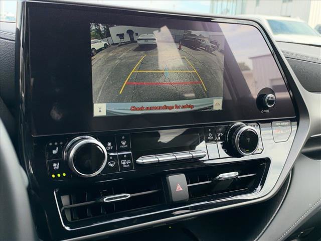 Used 2023  Toyota Limited image 31