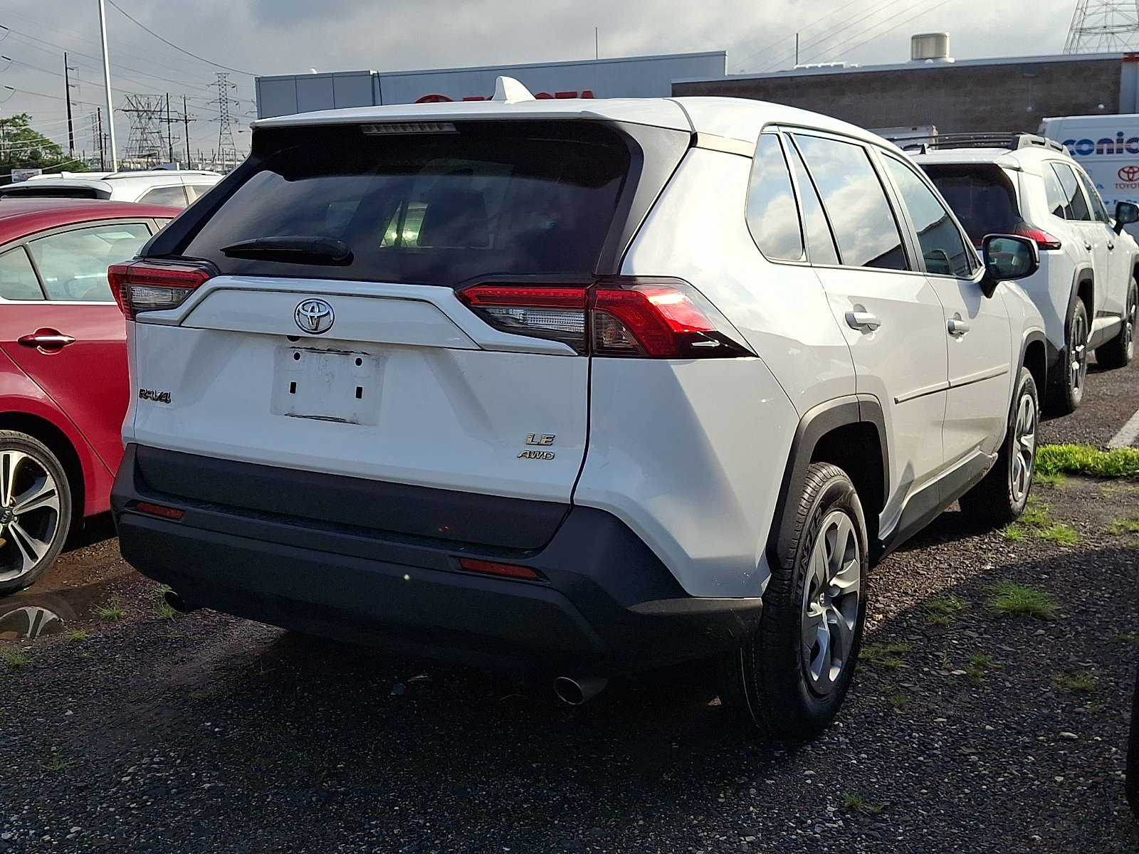 Used 2023 Ice Cap Toyota LE image 3