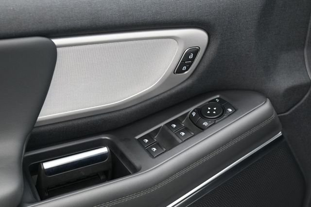 New 2027 Star White Metallic Tri-Coat Ford MAX Active image 12