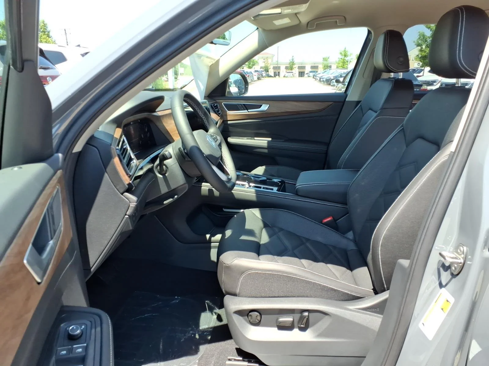 New 2026 Pure Gray Volkswagen 2.0T SE W/Technology 4MOT image 18