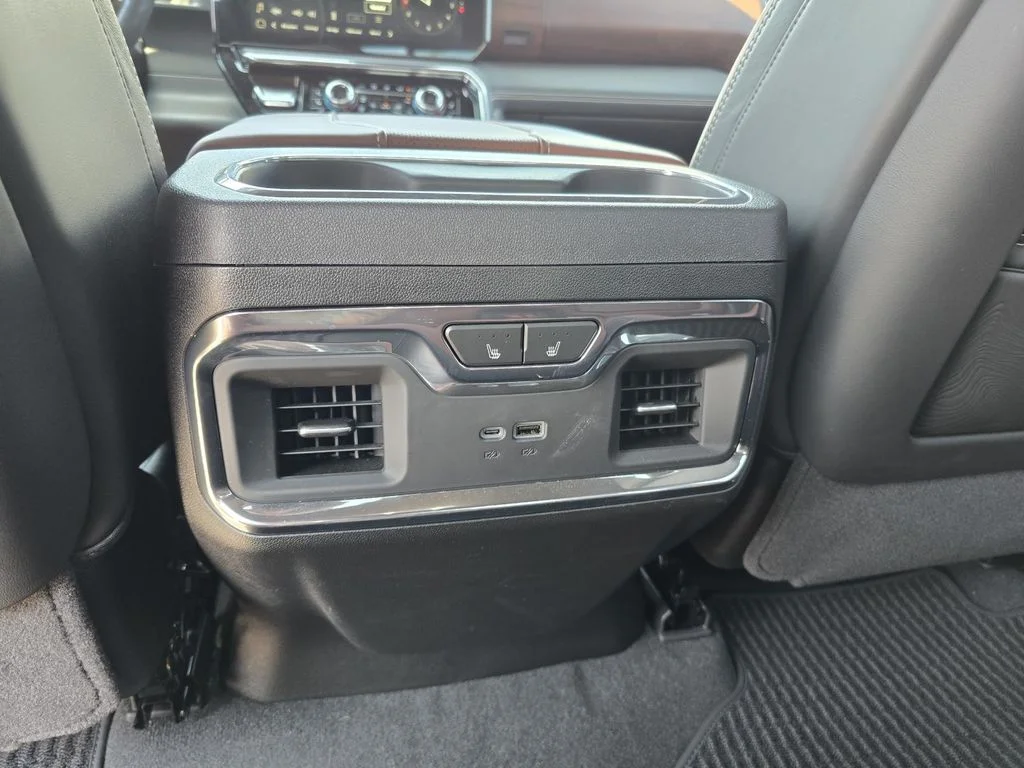 Used 2025 White Frost Tricoat GMC Denali Ultimate image 12
