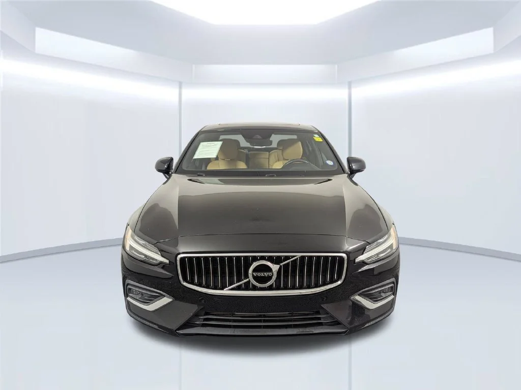 Certified Used 2020 Black Volvo T5 Inscription image 7