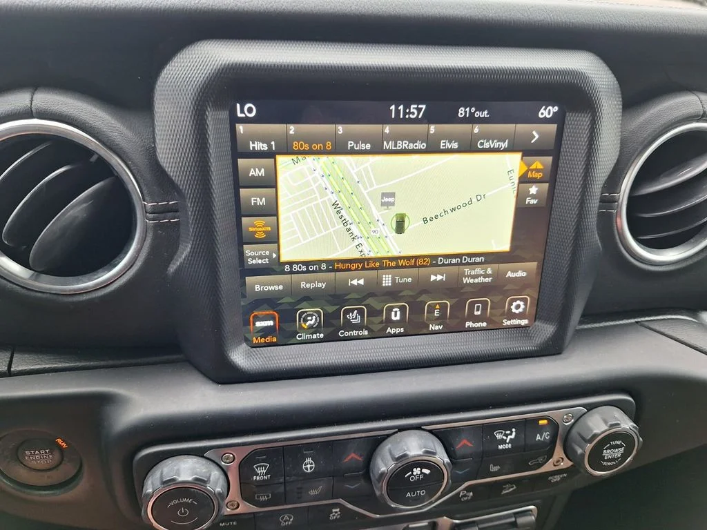 Used 2020 Green Jeep Unlimited Sahara image 17