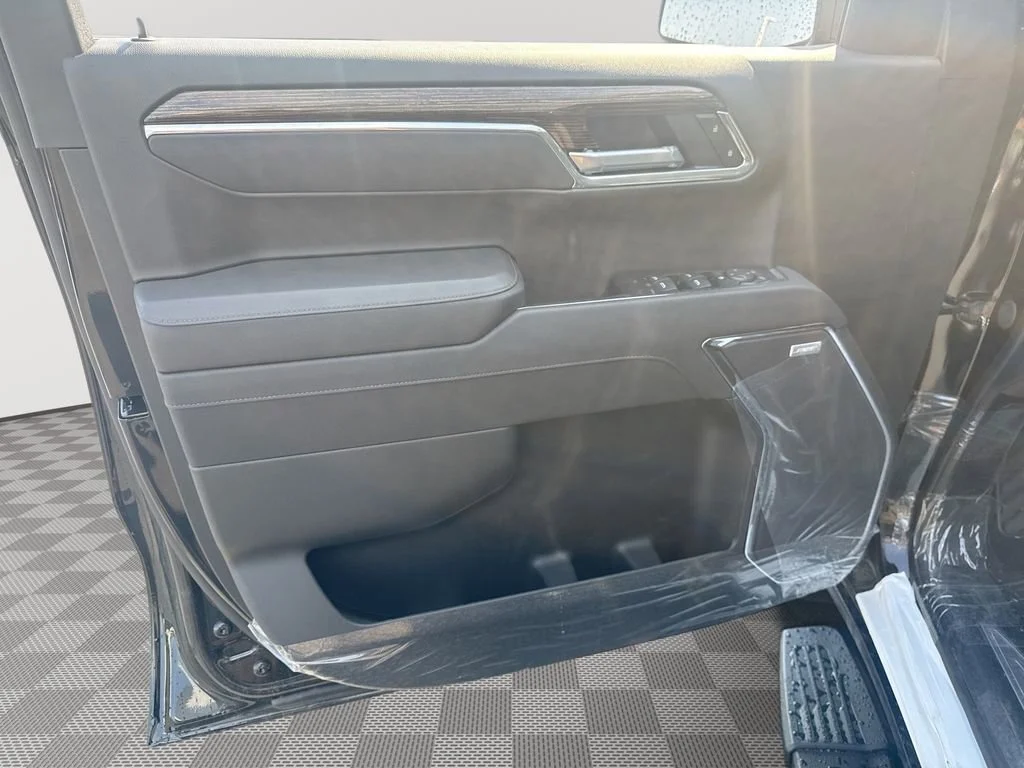 New 2026 Onyx Black GMC Elevation image 23