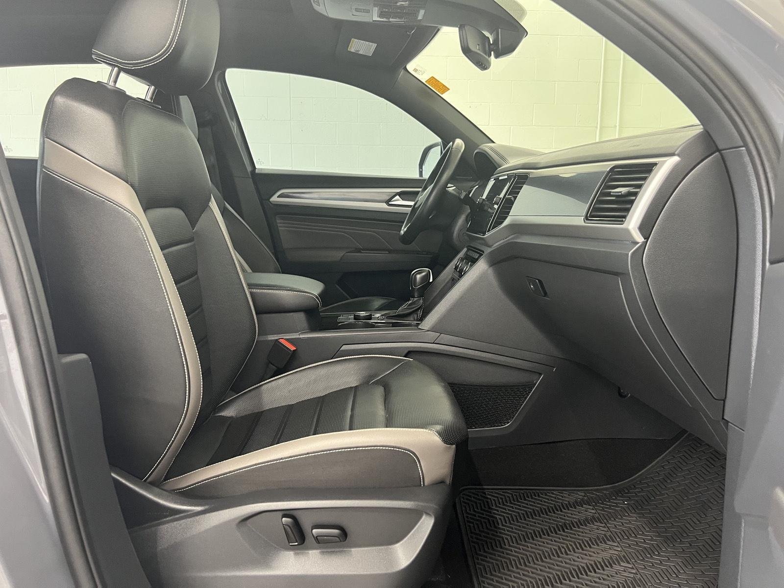 2023 Volkswagen Atlas Cross Sport SEL Premium R-Line - Photo 30