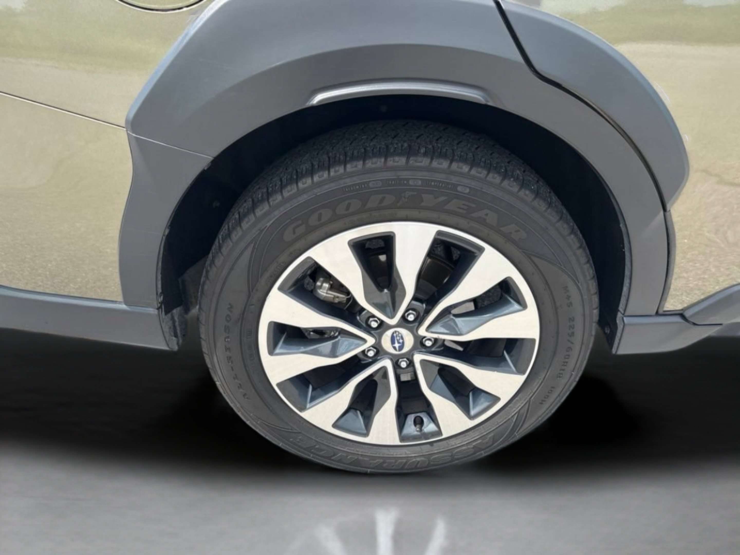 Used 2024 Autumn Green Metallic Subaru Touring image 33