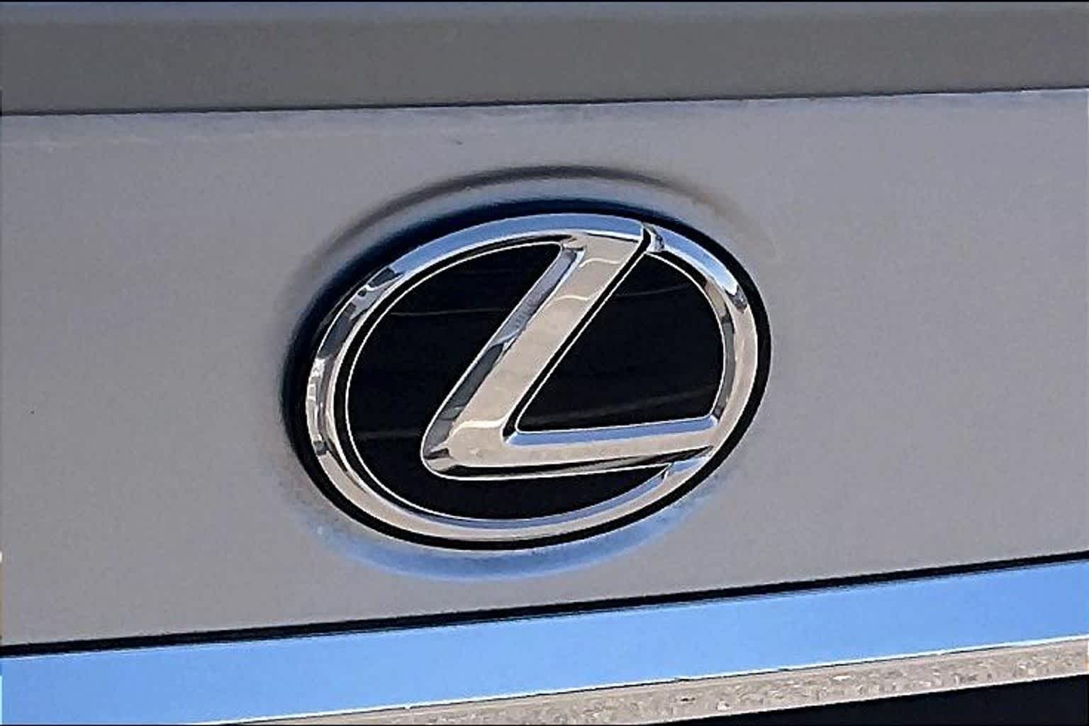Certified Used 2025 Iridium Lexus  image 28