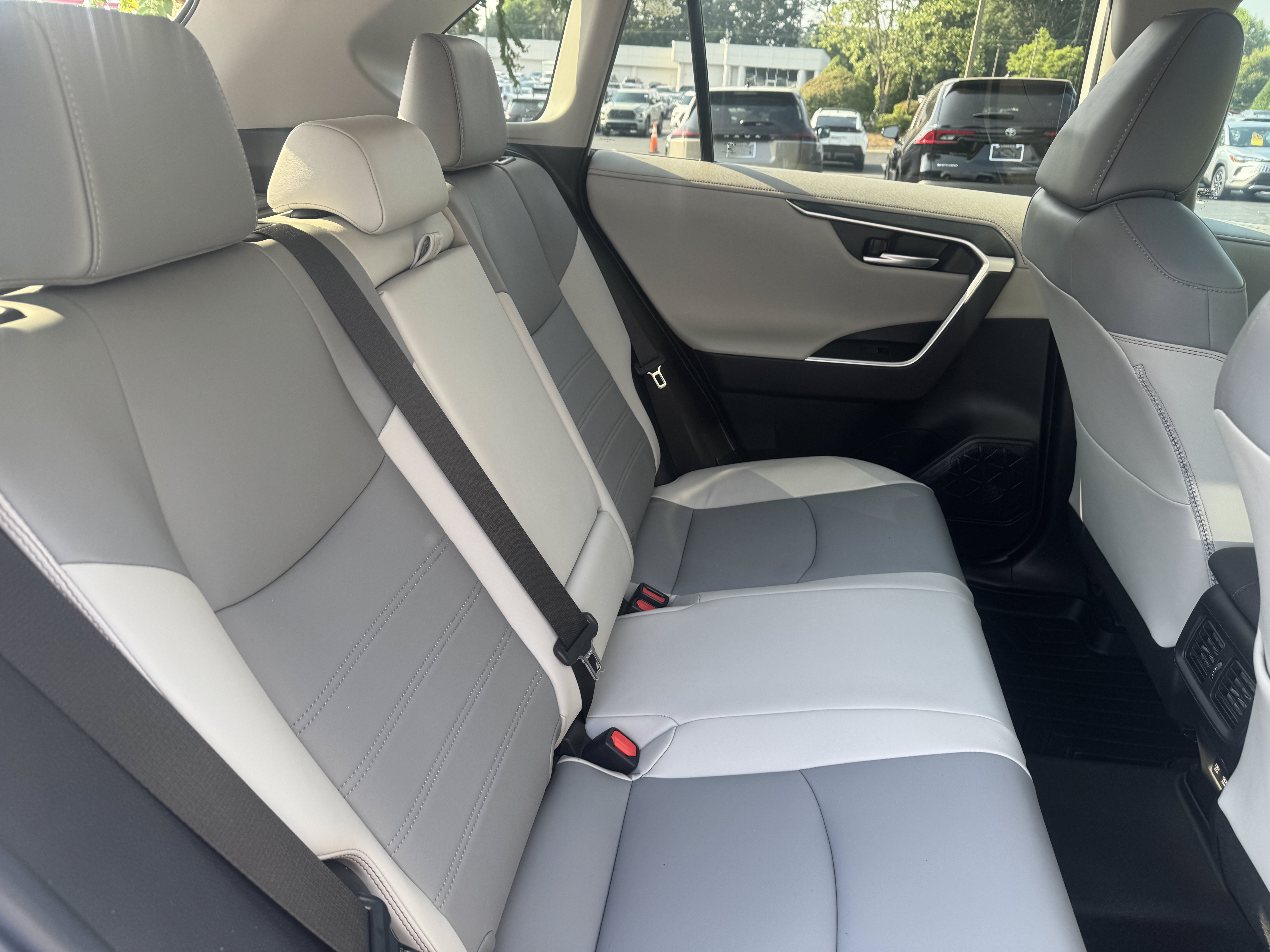 Certified Used 2020 Blizzard Pearl Toyota Hybrid Limited image 20