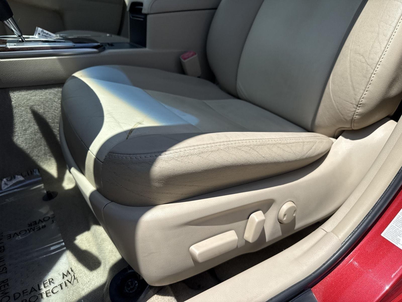 Used 2014 Barcelona Red Metallic Toyota XLE image 17