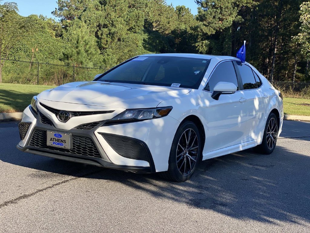 Certified Used 2023 Ice Toyota SE image 10