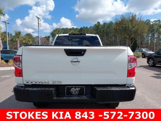 Used 2018 White Nissan S image 6